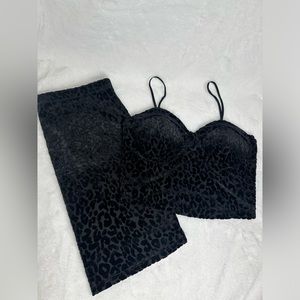 BLACK TWO PIECE SET - SIZE MEDIUM